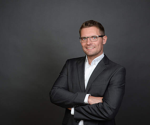 Eric Gruenthal: Geschäftsführer